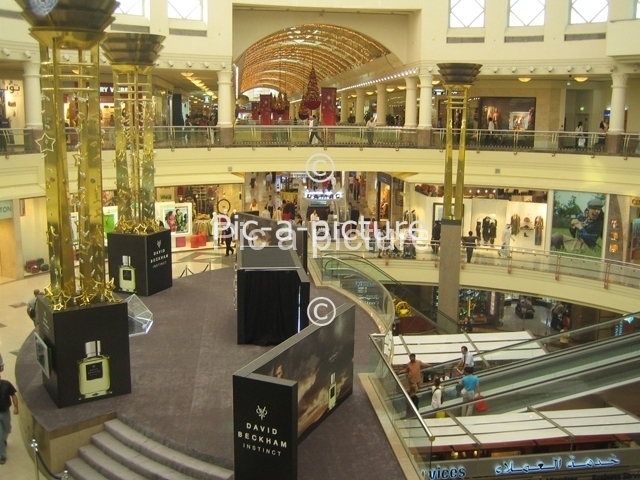 C-0008, Dubai-Emerates-mall-2005